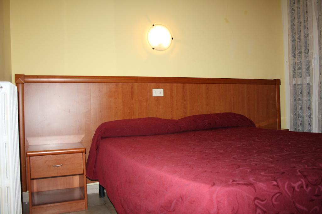 Hotel Eurorooms Rzym Zewnętrze zdjęcie
